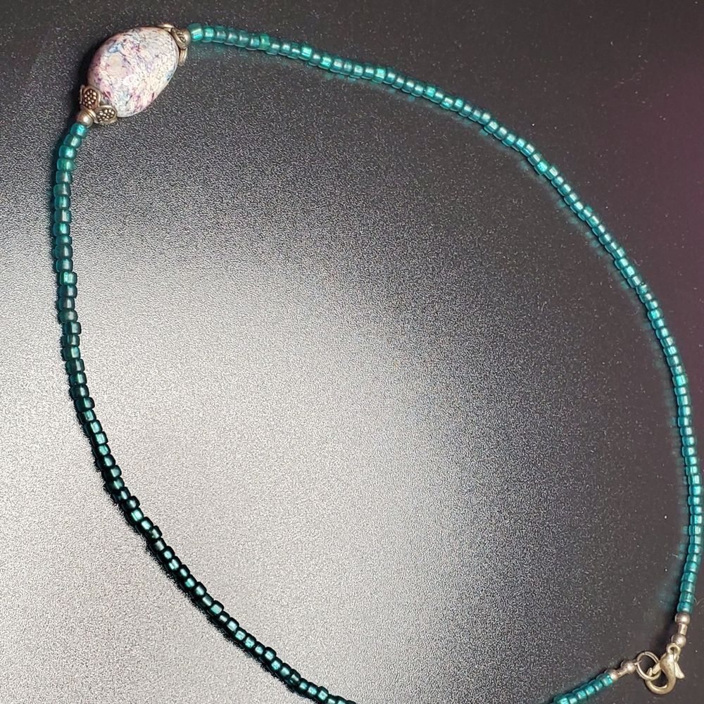 Native‎ spackled graffiti stone aqua green seed beaded necklace